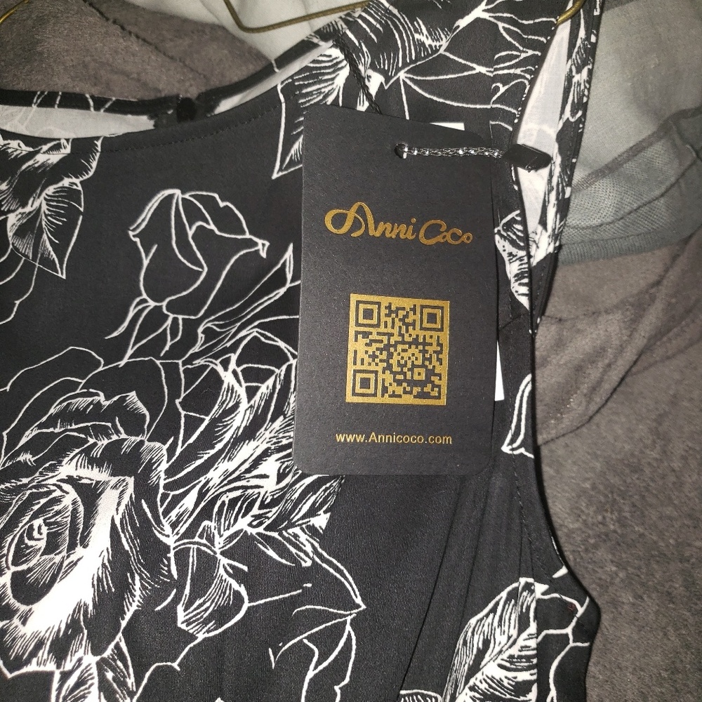 Dress - Picture 2 of 3